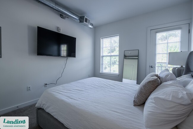 Photo - 1903 E Marshall St Unidad 115-V