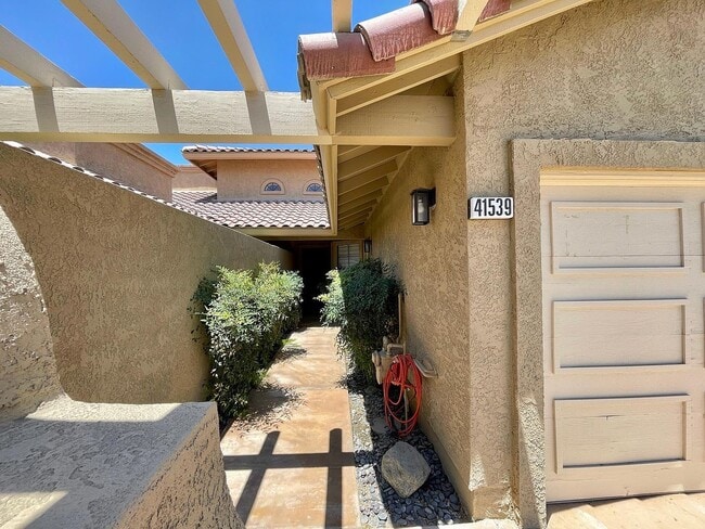 Photo - 41539 Woodhaven Dr W