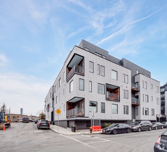 Building Photo - 2 W Sixth St Unit 209 Rental