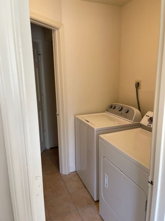 Photo - 5516 Sully Lake Dr