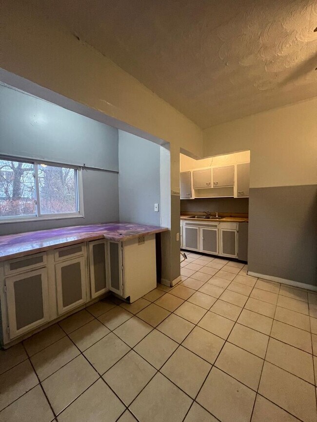 Photo - 1563 E 47th St Unit 1 down