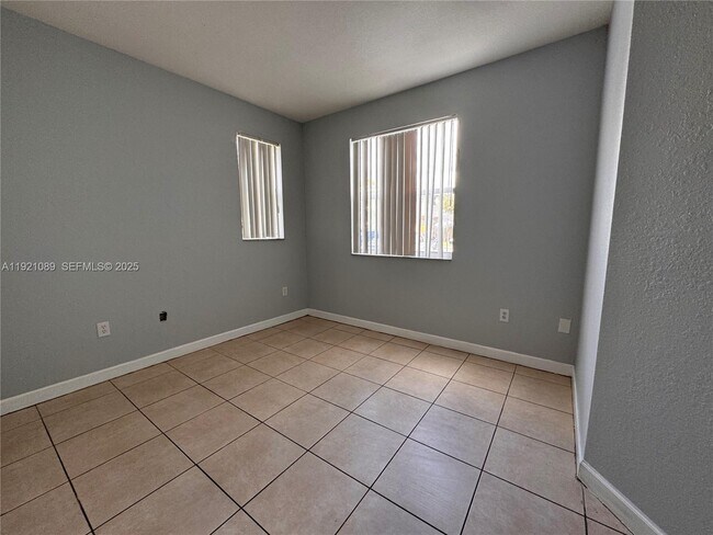 Photo - 1660 SE 29th St Unit 100