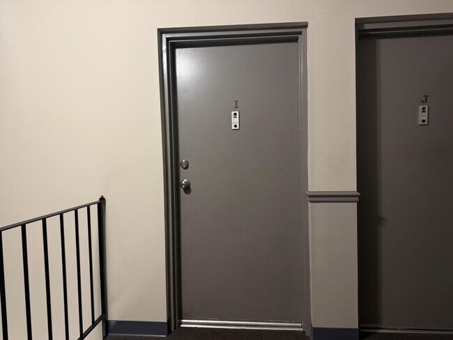 Photo - 140 Royal Oak Dr Unit I