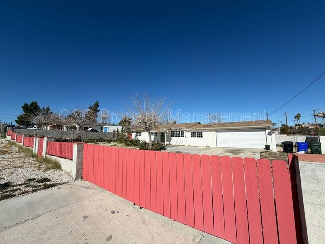 Photo - 16280 Lorene Dr