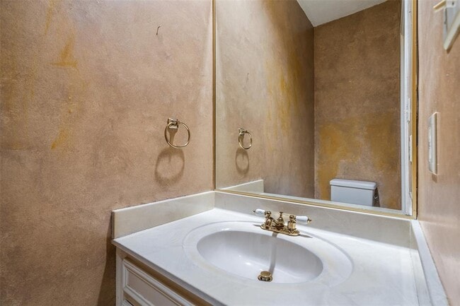 Photo - 2408 Enfield Rd Unit 211