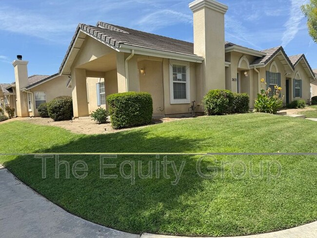 Photo - 2633 S Maselli St