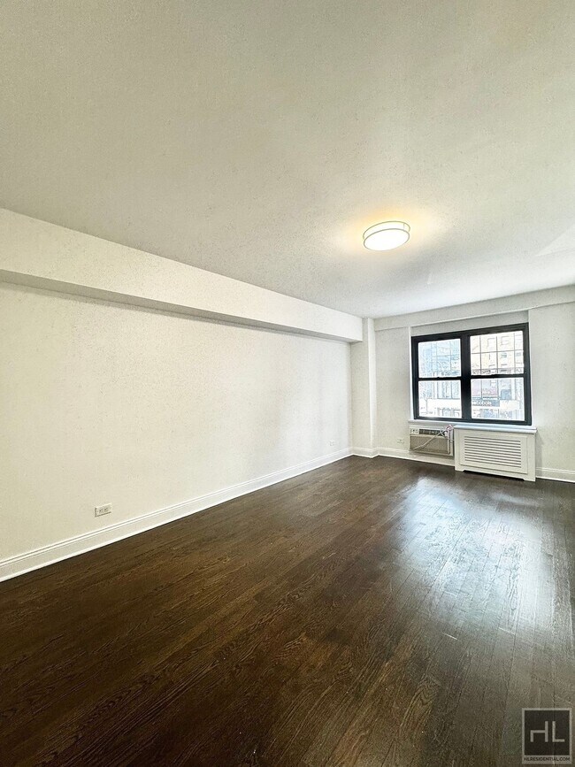 Photo - EAST 57 STREET Unidad 2D