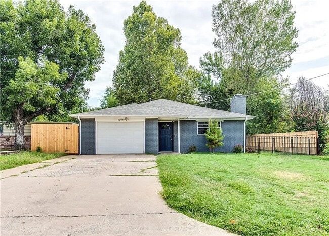 Building Photo - 1206 N Markwell Ave Rental