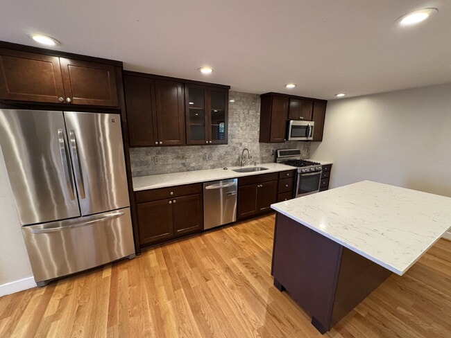 Photo - Beautiful 2-bedroom in SE Portland Sunnyside Neighborhood, Near Laurelhurst Park Unit 3437