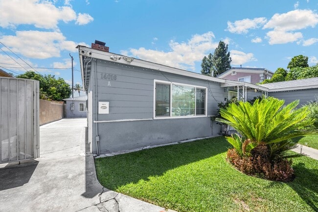 Photo - 14016 Anola St