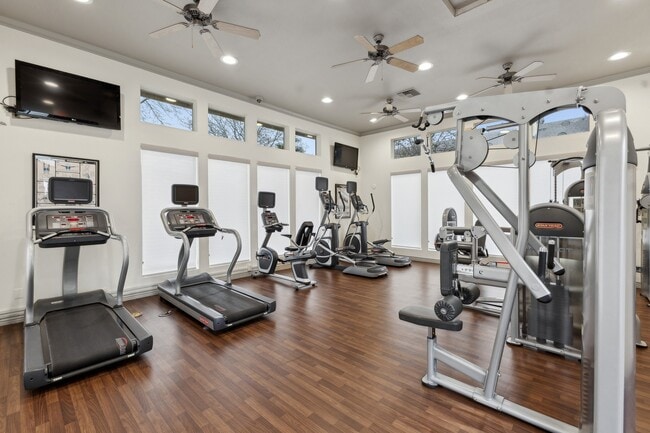 Cross Pointe Apartment Homes