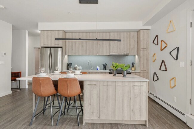 Photo - 10837-10883 83 Ave NW Unit SI ID1512421P