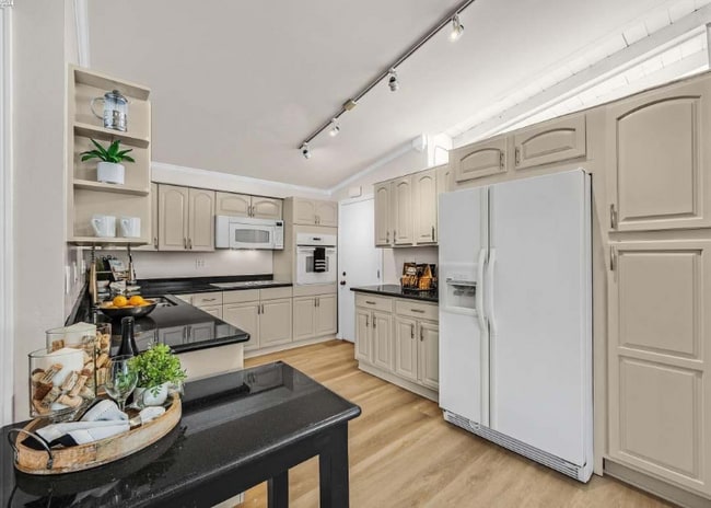 Photo - 24808 Mango St