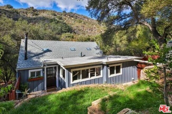 Building Photo - 638 N Topanga Canyon Blvd Rental