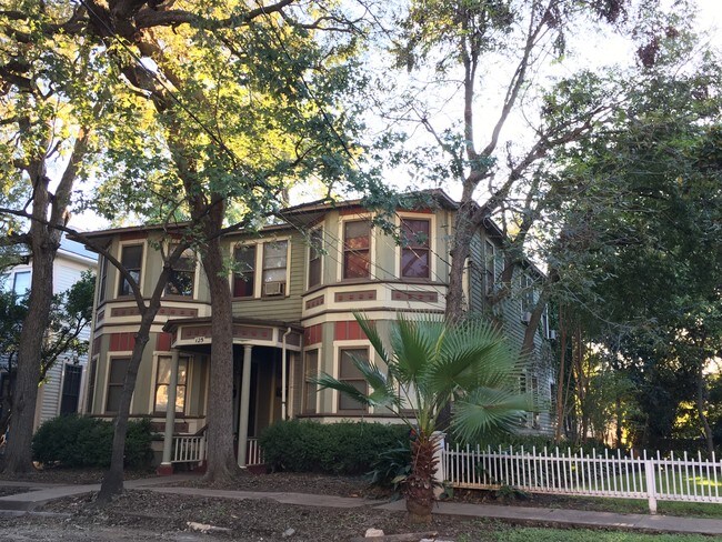 Apartments For Rent In San Antonio Tx Forrent Photo 125 Adams St Unit 1