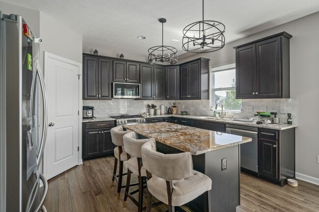 Photo - 1033 Quarry Oak Dr