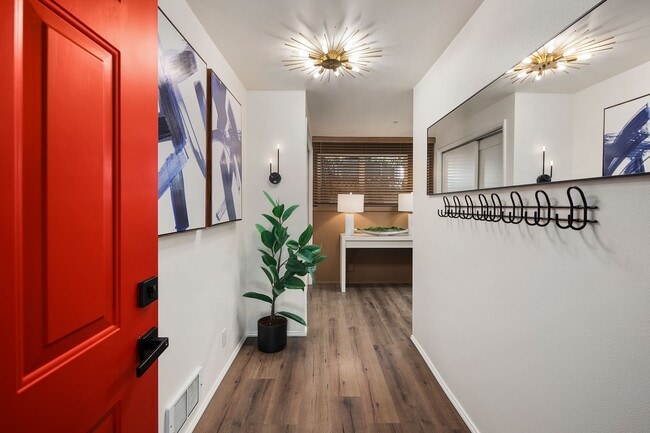 Building Photo - 9301 Linden Ave N Unit C