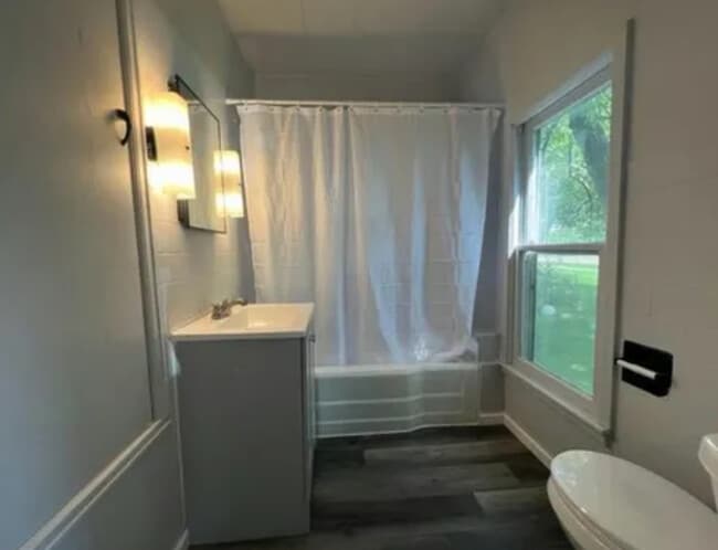 Photo - 407 Main Ave