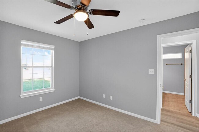 Photo - 219 Valley Oaks Loop