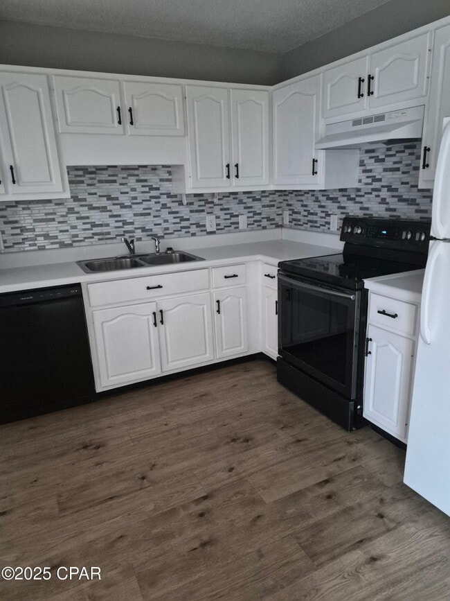 Photo - 145 Escanaba Ave