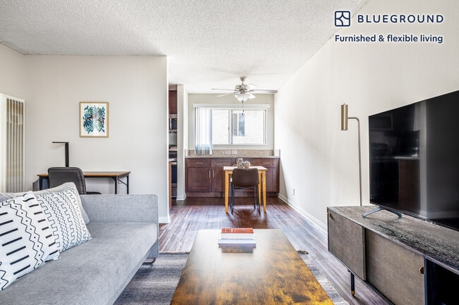 Photo - 1340 N Poinsettia Pl Unit FL3-ID449