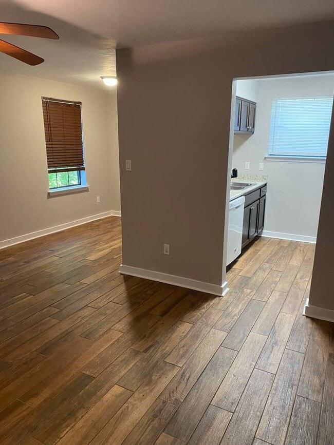 1881 Nekoma Ct Unit C