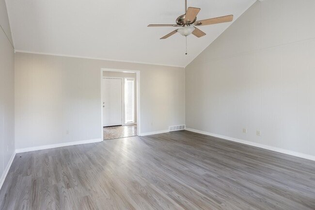 Photo - 4454 Westbury Dr