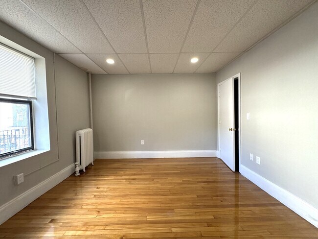 Photo - 8 Langmaid Ave Unit 4