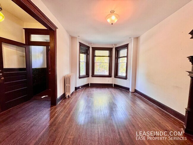 Photo - 128 Adams St NW