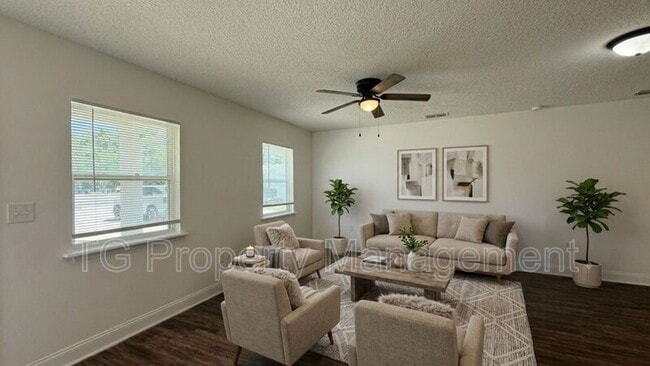 Photo - 1756 Lane Ave S