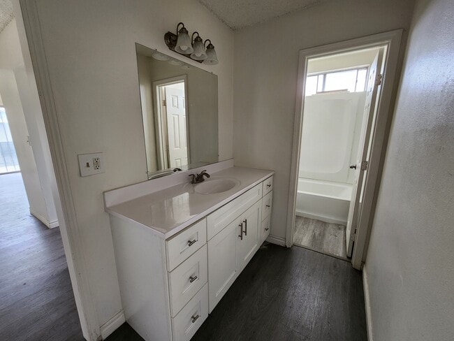 Photo - 2385 Chanslor St Unit #4