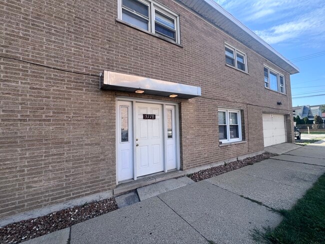 Photo - 5778 S Archer Ave Apartment Unit 4