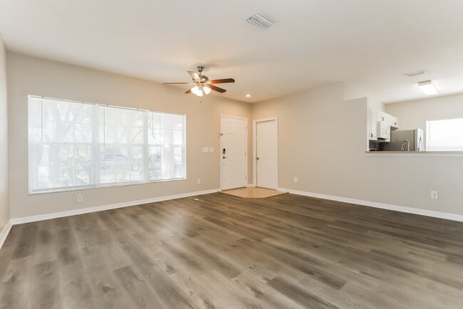 Photo - 454 Summer Sails Dr