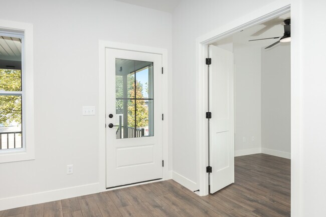 Photo - 1613 Belclare Rd