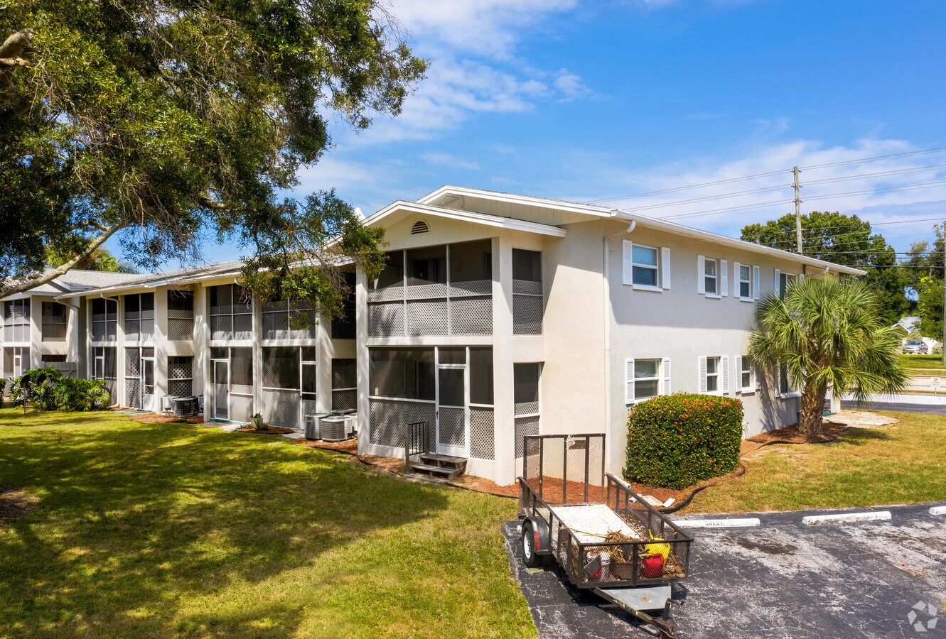 Photo - West Bay Apartments