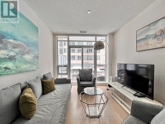 Photo - 89 Dunfield Ave Unité 408