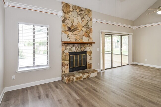 Photo - 4137 Rollingwood Ct