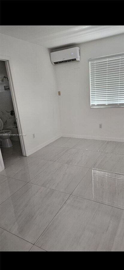 Photo - 317 W 34th St Unit B