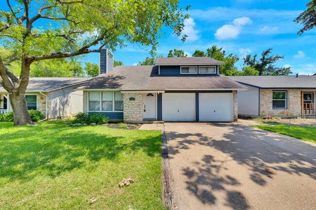 Building Photo - 9731 Meadowheath Dr Rental