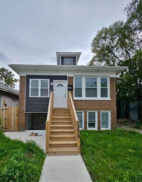 Photo - 1379 Roosevelt Pl