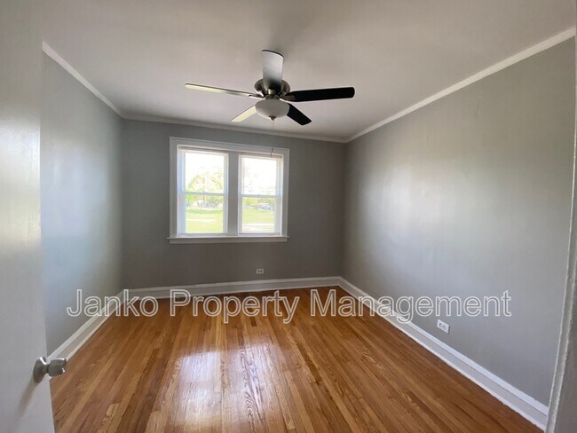 Photo - 1351 W 90th St Unidad 1