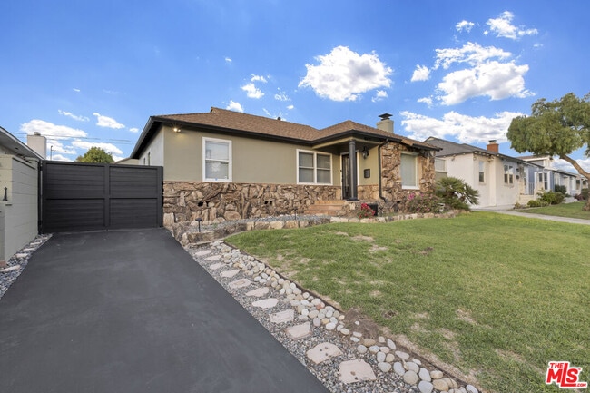 Photo - 6677 W 88th St