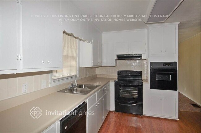 Photo - 190 Bowen Rd