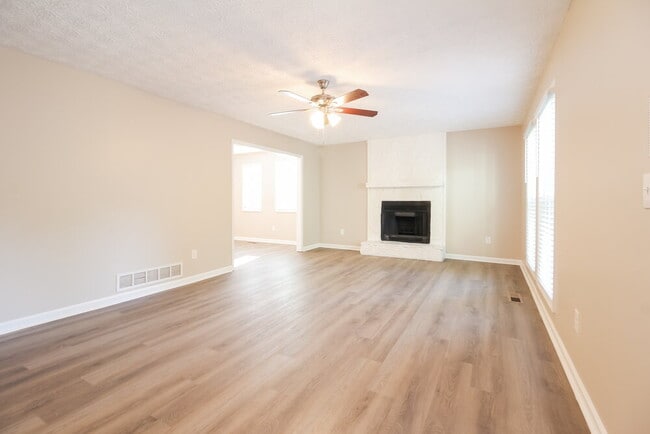 Photo - 1013 Summer Pl NW