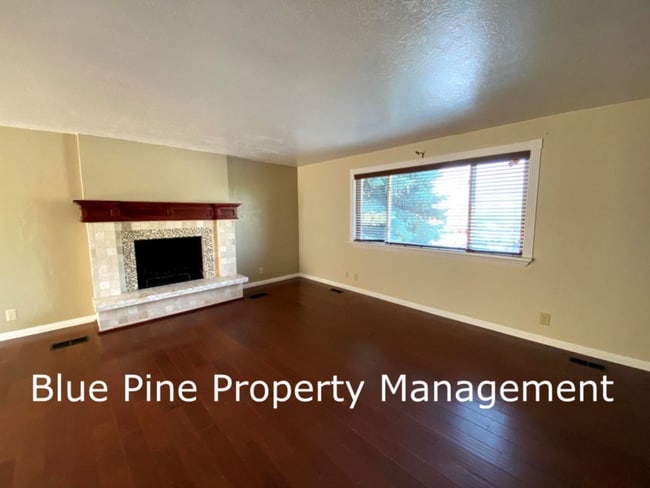 Photo - 896 Lucille Ave