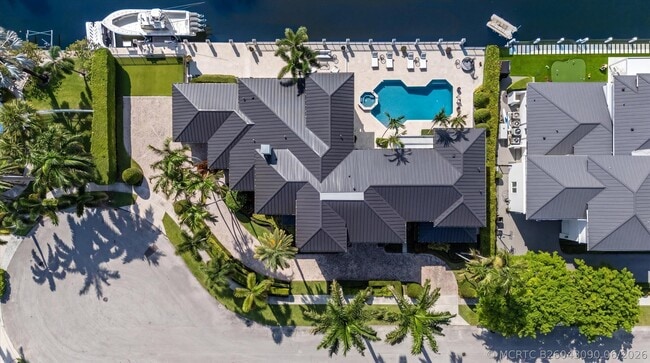 7474 NE Bay Cove Ct