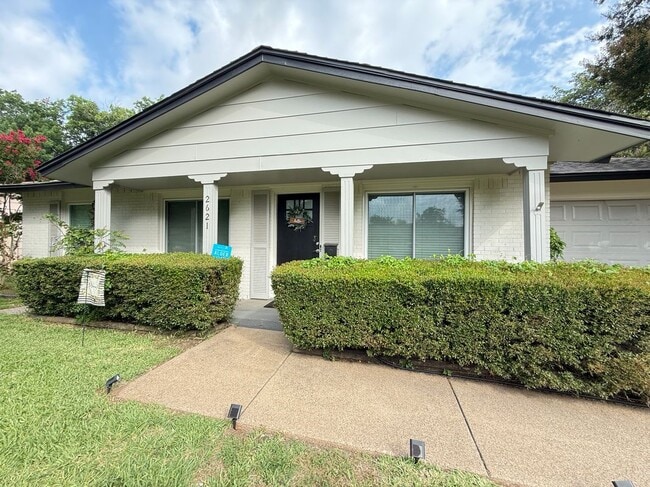 Photo - 2621 Trinity St