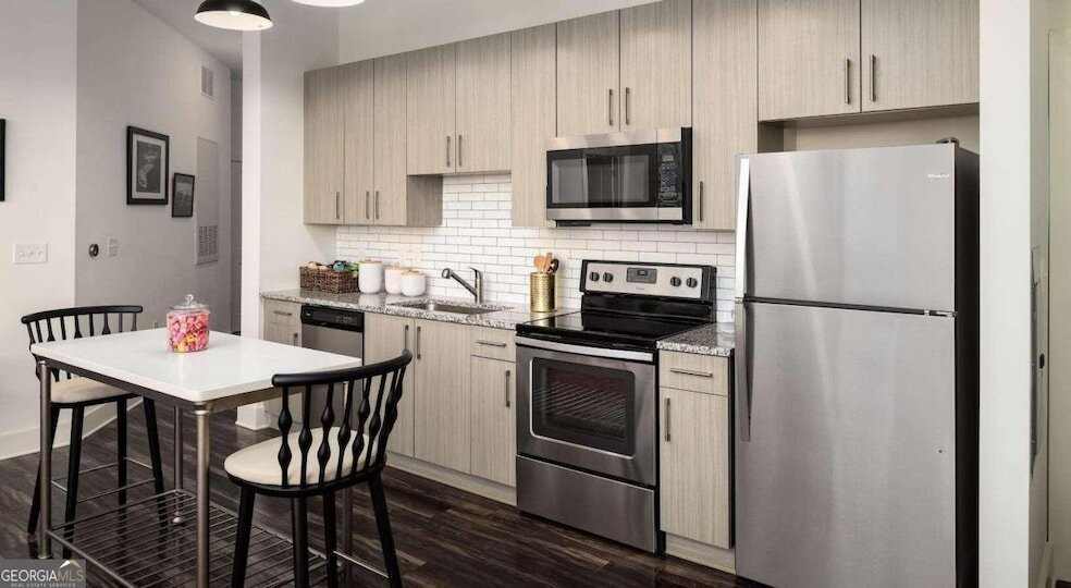 Photo - 5193 Peachtree Blvd