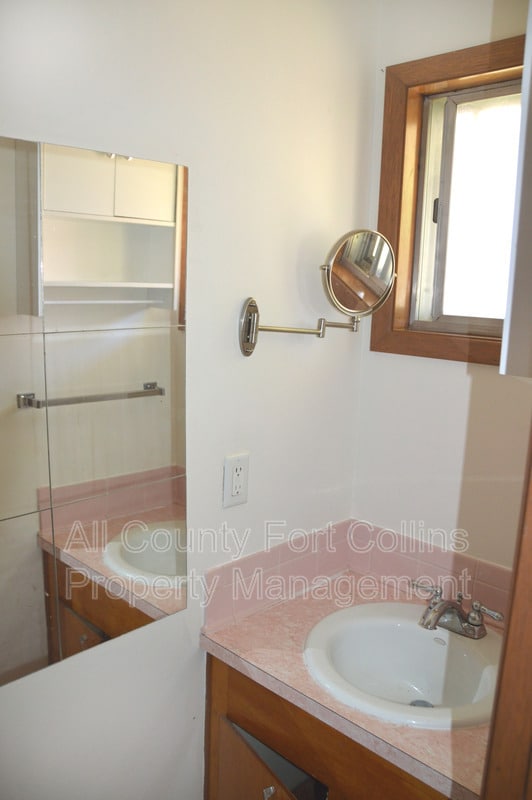 Photo - 1208 Baker St