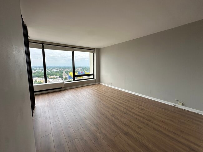 Living Room - 5445 N Sheridan Rd Unit 2605